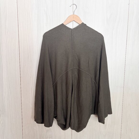 Lululemon Cashlu Knit Textured Wrap in Grey Sage - Picture 4 of 10